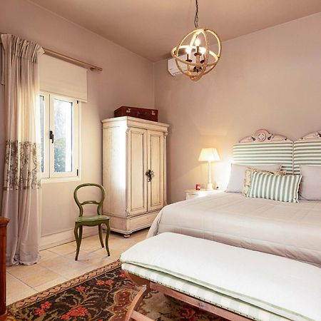 Villa Mantilari Wine Estate 7 Apartments 2 Private Pools 1 Heated Tennis Court Fitness Center Archanes Exterior foto