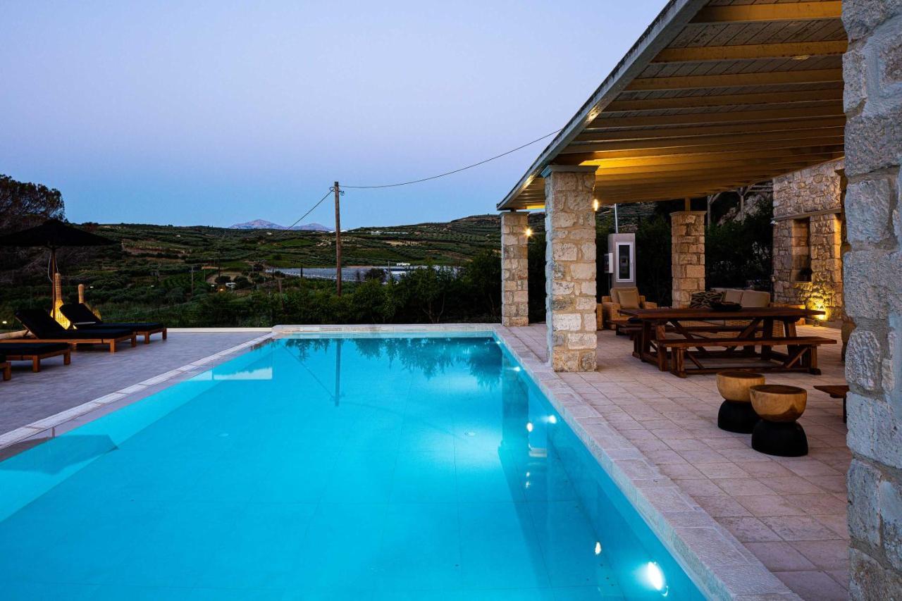 Villa Mantilari Wine Estate 7 Apartments 2 Private Pools 1 Heated Tennis Court Fitness Center Archanes Exterior foto