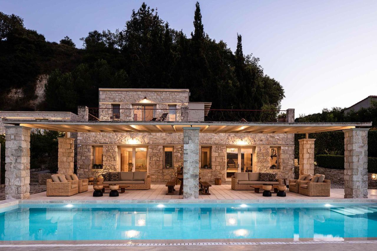 Villa Mantilari Wine Estate 7 Apartments 2 Private Pools 1 Heated Tennis Court Fitness Center Archanes Exterior foto